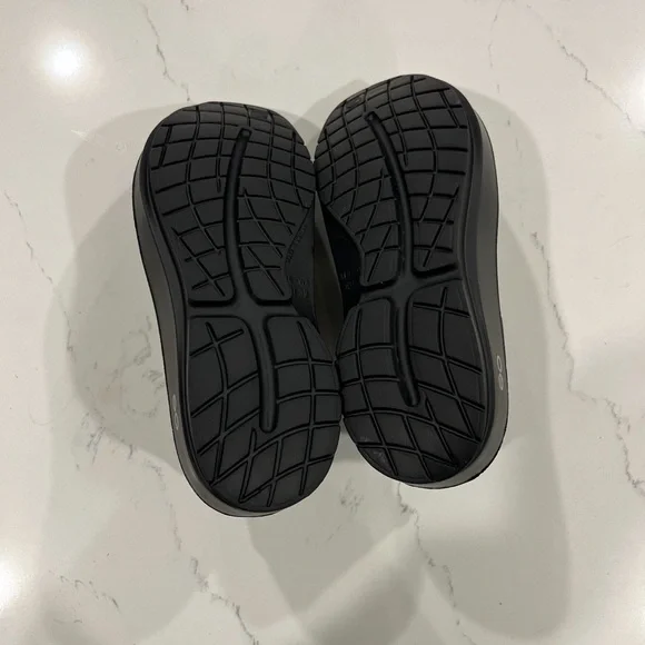 Oofos Oocandoo Sandal Men’s size 6 Women’s size 8 - Picture 4 of 8